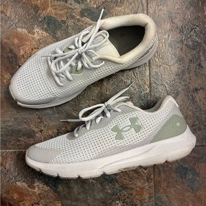 Under Armour Surge 3 Running Sneakers Women’s Size 10